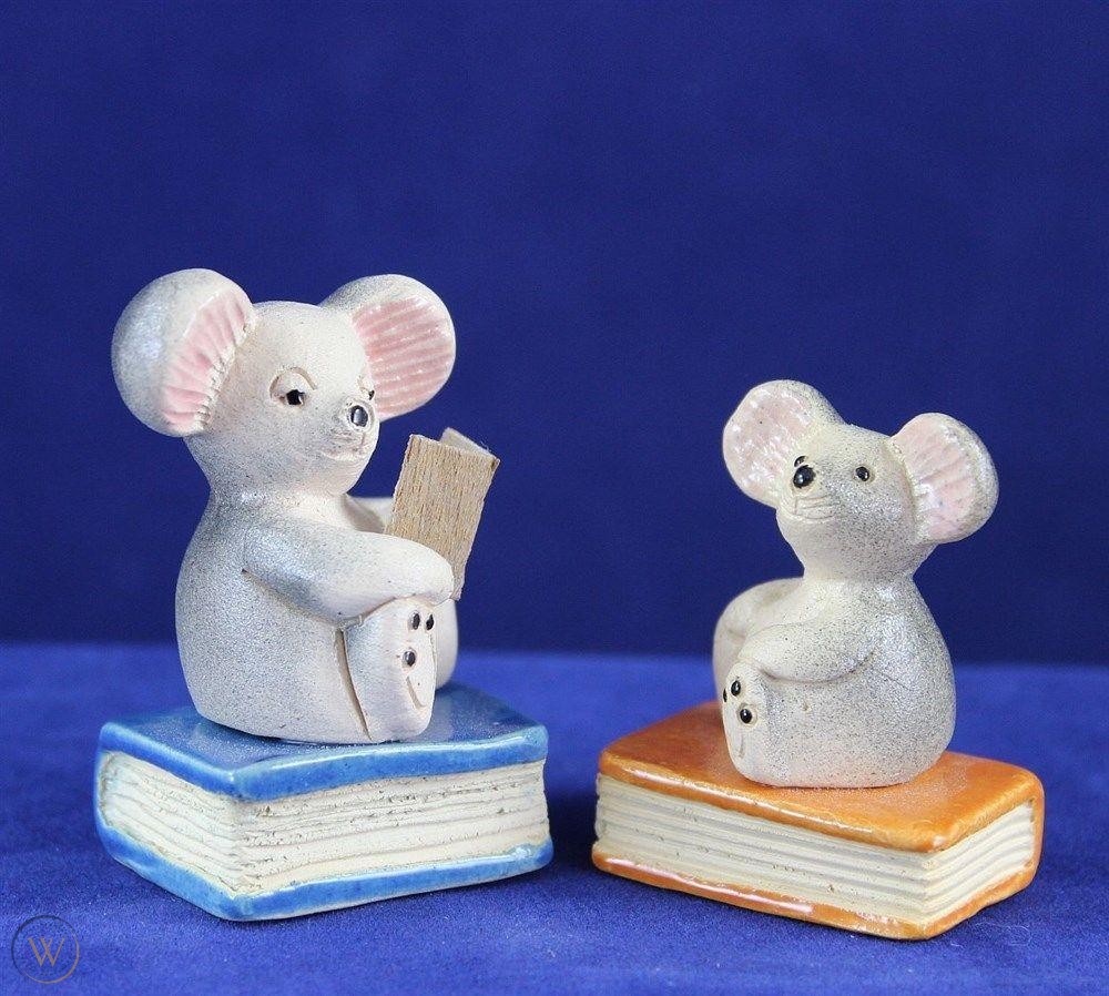 Mouse Mom Reading to Baby Mouse